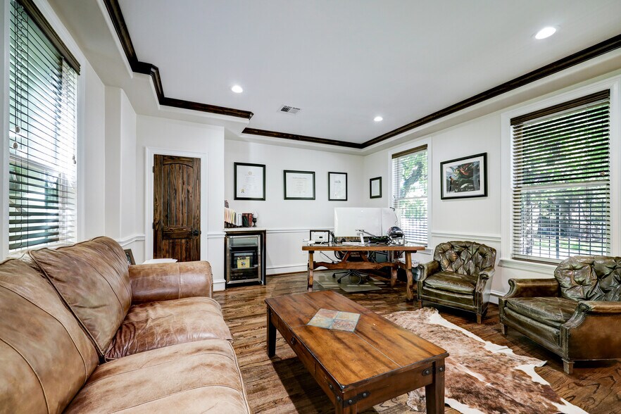 More Photos Of 1214 Elgin St, Houston Medical For Sale