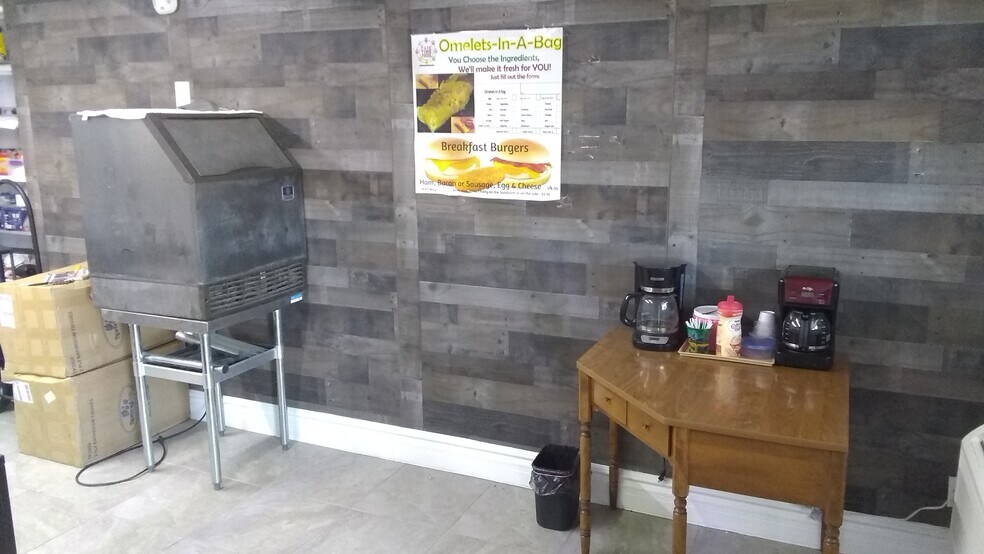 More Photos Of 904 W Main St, Quartzsite Hotel For Sale