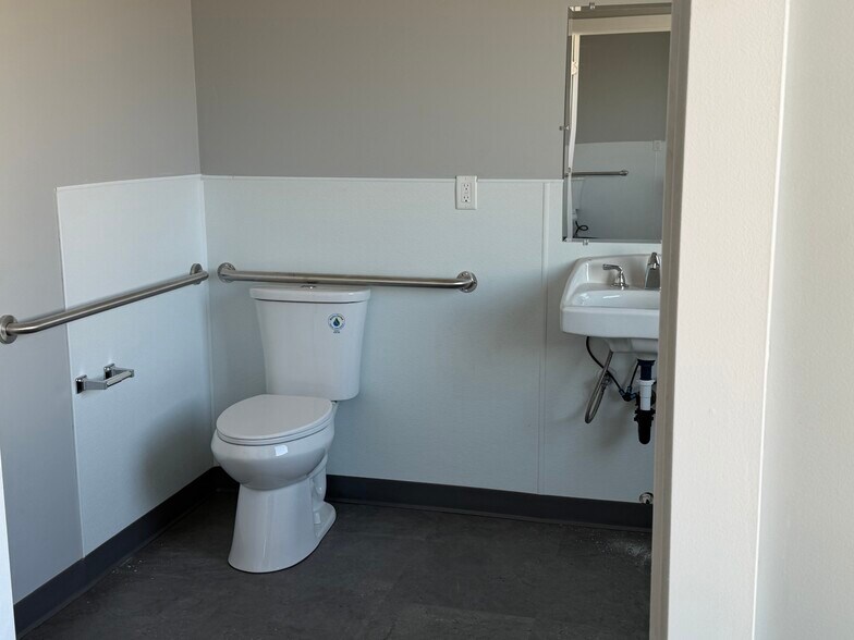 More Photos Of 1885 W E Ave, Tooele Industrial For Lease