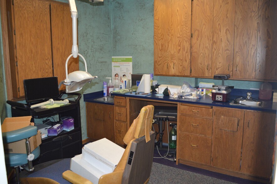 More Photos Of 9455 S Union Sq, Sandy Storefront Retail Office For Sale