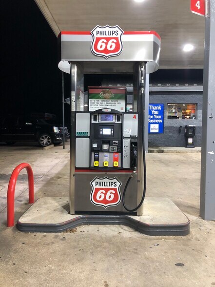 More Photos Of 1927 Highway 62 W, Berryville Convenience Store For Sale