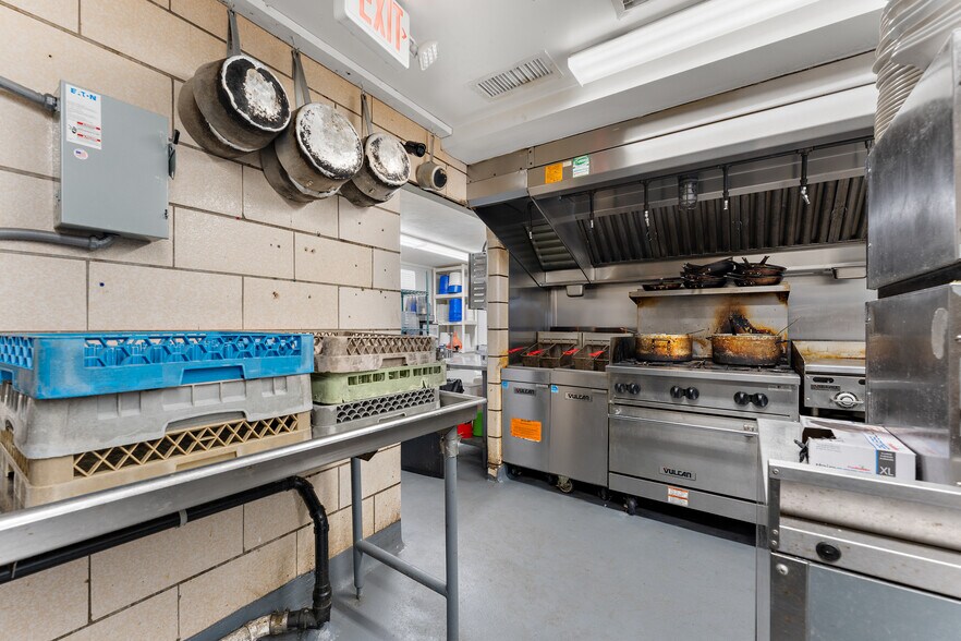 More Photos Of 4305 Portage St NW, Canton Restaurant For Sale