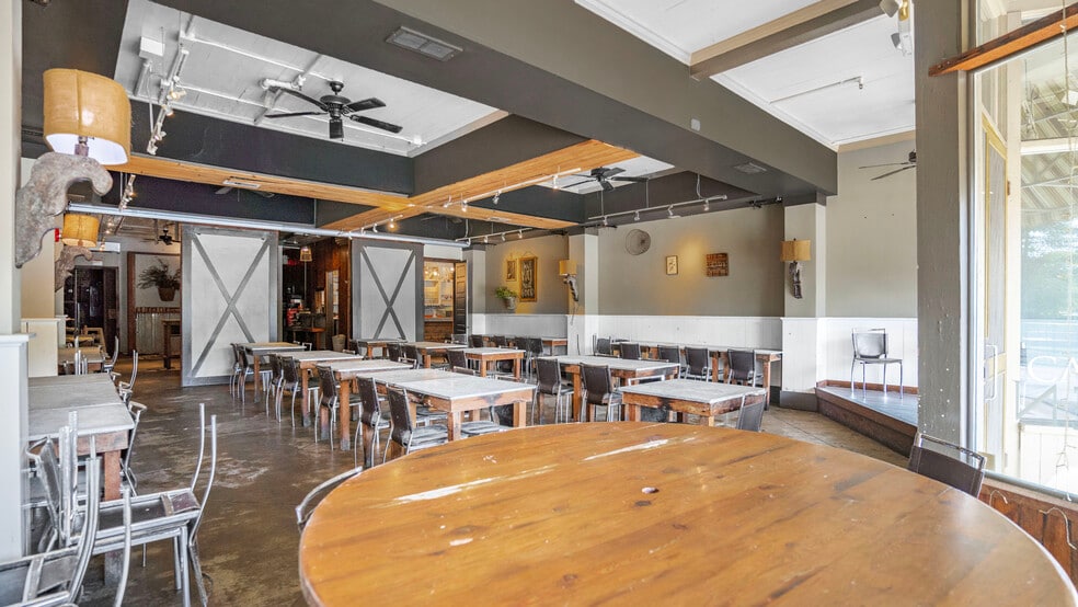 More Photos Of 3840 Highway 42, Locust Grove Restaurant For Sale