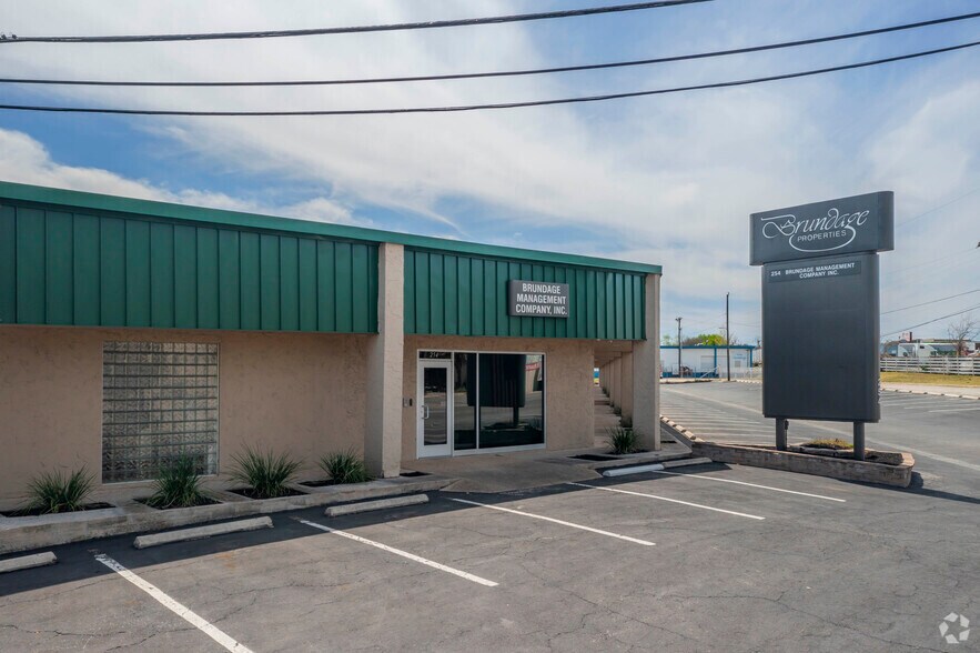 More Photos Of 254-294 Spencer Ln, San Antonio Office For Lease