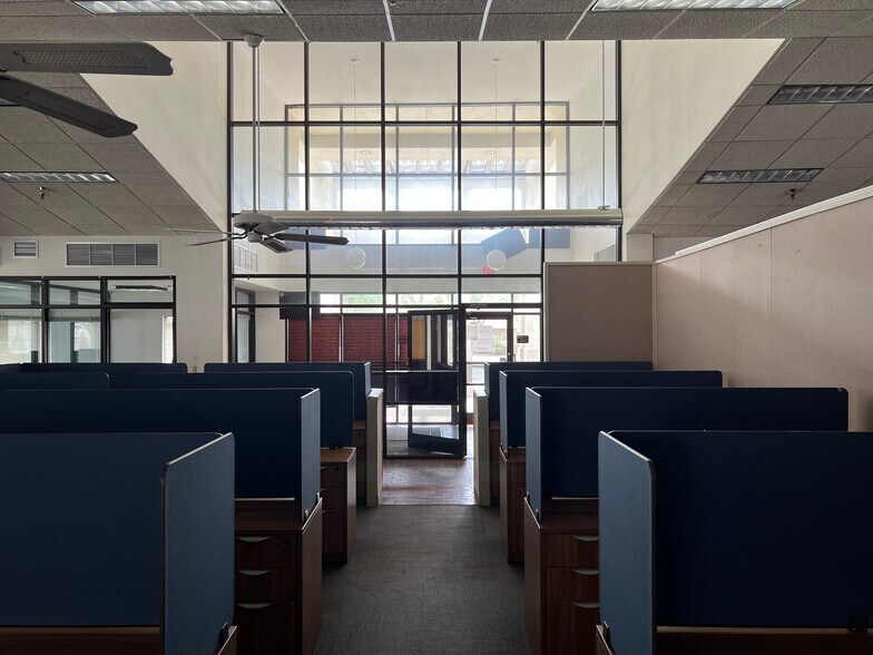 More Photos Of 455 6th St NW, Winter Haven Office For Lease