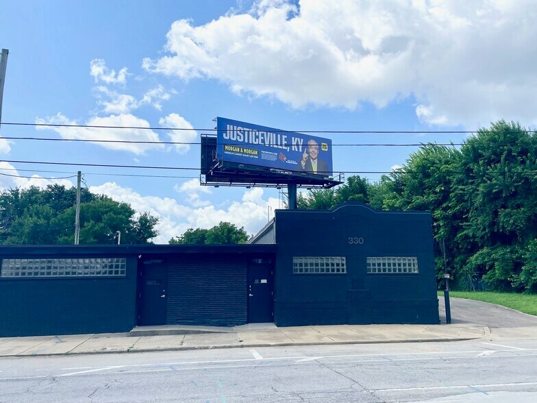 More Photos Of 330 E Oak St, Louisville Office For Sale