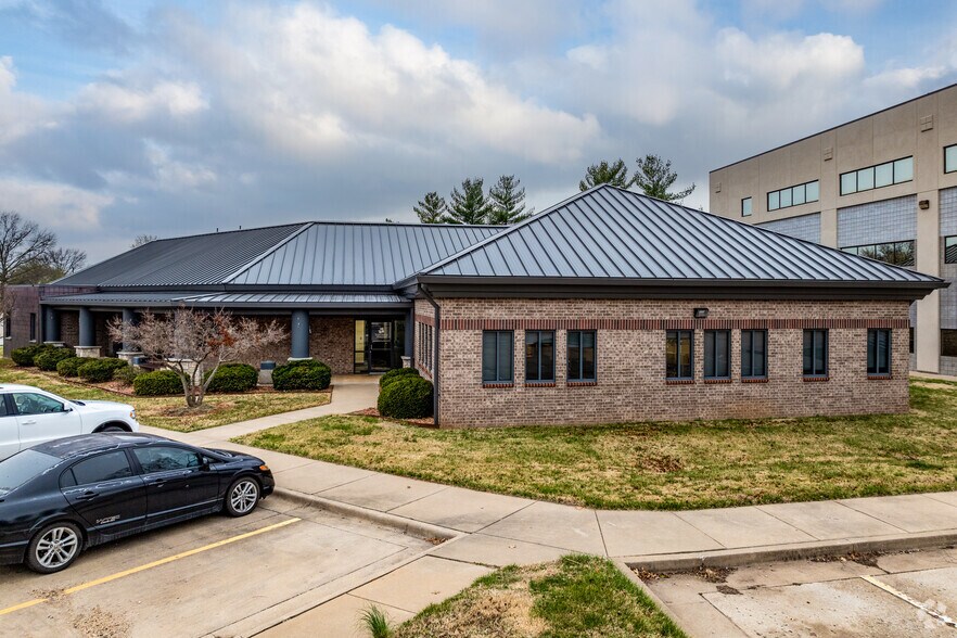 More Photos Of 1335 E Bradford Pky, Springfield Office For Lease
