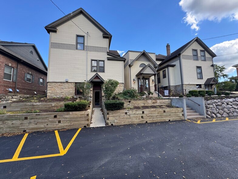 More Photos Of 121 N Washington St, Naperville Medical For Lease