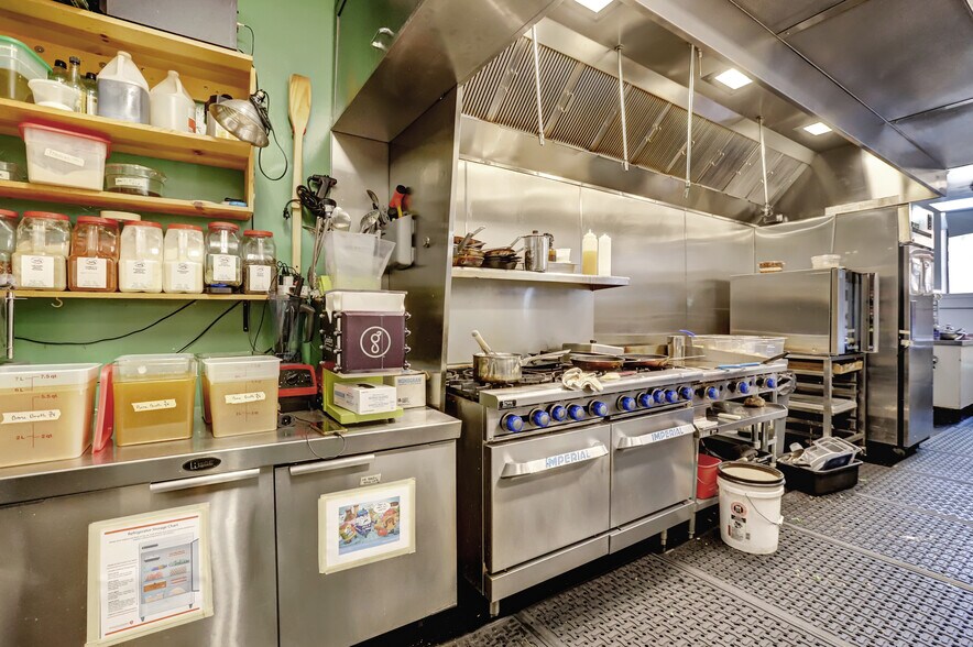 More Photos Of 233 Broad St, Nevada City Hotel For Sale