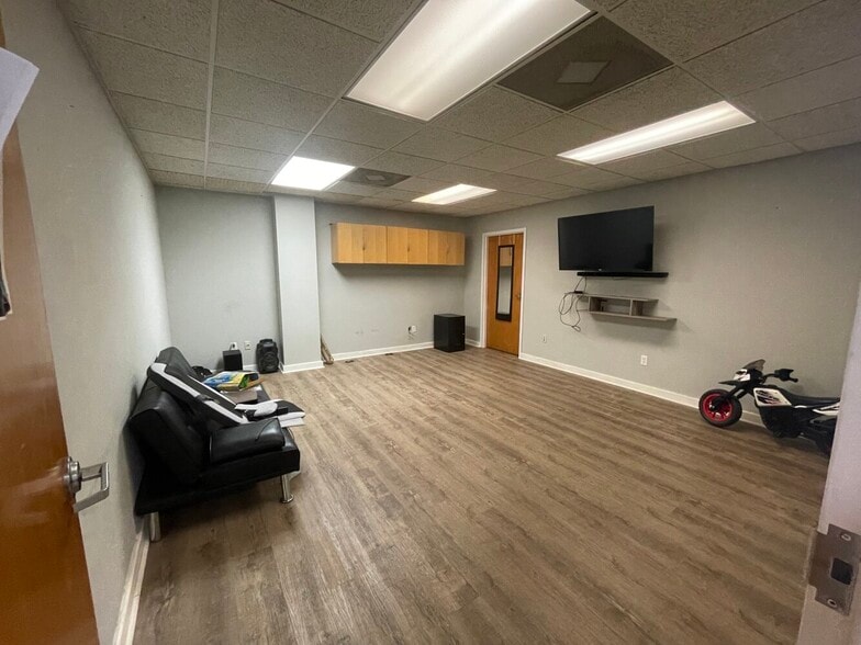 More Photos Of 2513 31st St SW, Birmingham Industrial For Lease