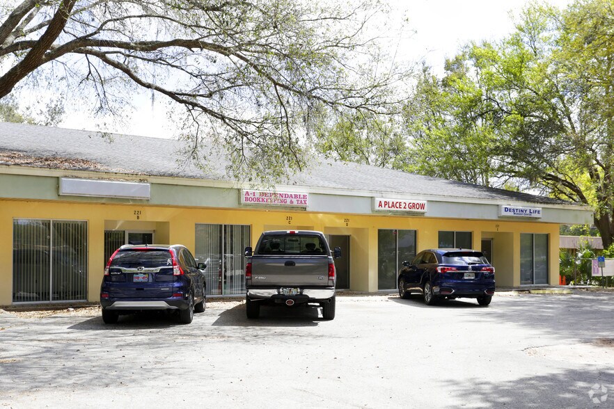 More Photos Of 221 Pauls Dr, Brandon Loft Creative Space For Lease