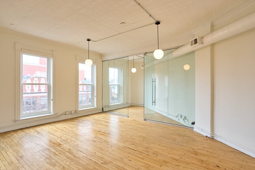 More Photos Of 1539 N Damen Ave, Chicago Office For Lease