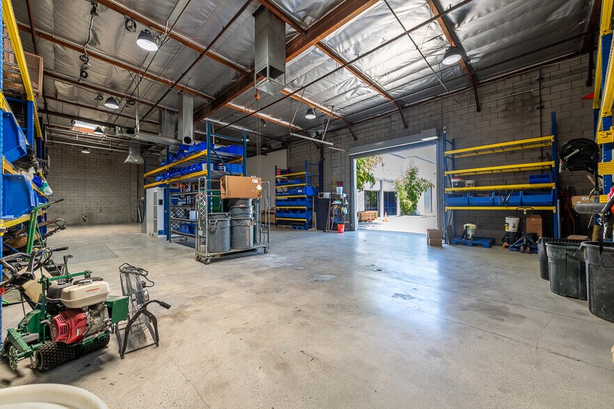 More Photos Of 12610 Saticoy St S, North Hollywood Warehouse For Sale
