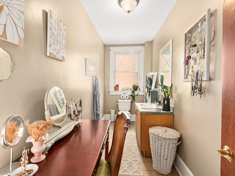 More Photos Of 141 Merrimon Ave, Asheville Office For Sale