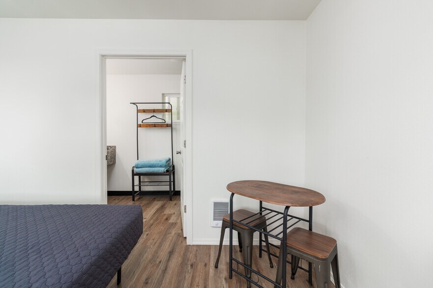 More Photos Of 3510 NE Highway 101, Lincoln City Hotel For Sale