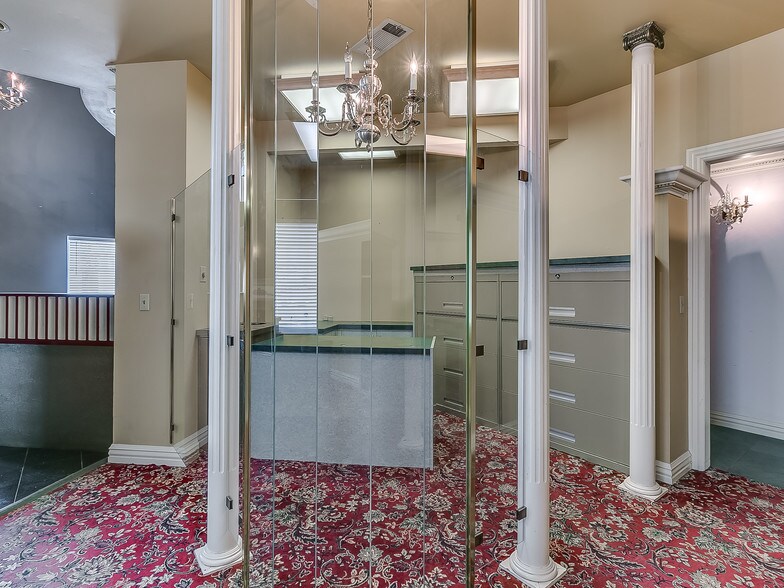 More Photos Of 4645 Tinker Diagonal, Oklahoma City Loft Creative Space For Lease