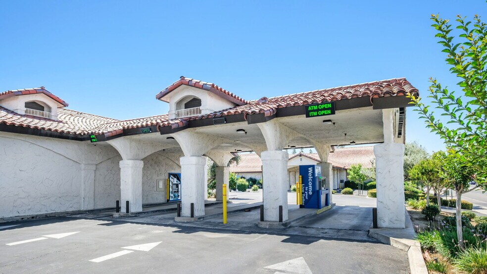More Photos Of 7088 N 1st St, Fresno Bank For Lease