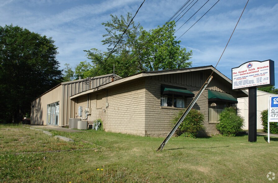 Primary Photo Of 697 Forest Pky, Forest Park Office For Sale