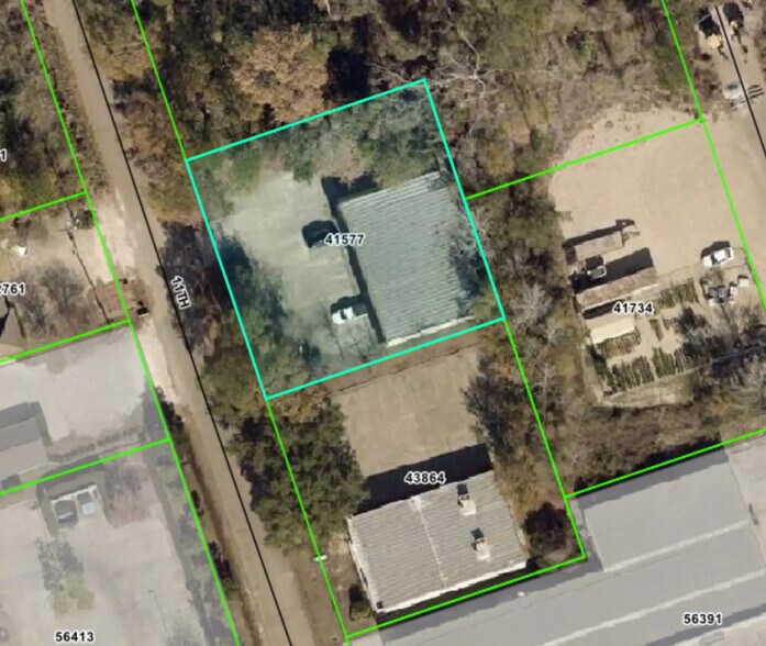 More Photos Of 2245 11th St, Mandeville Office For Sale
