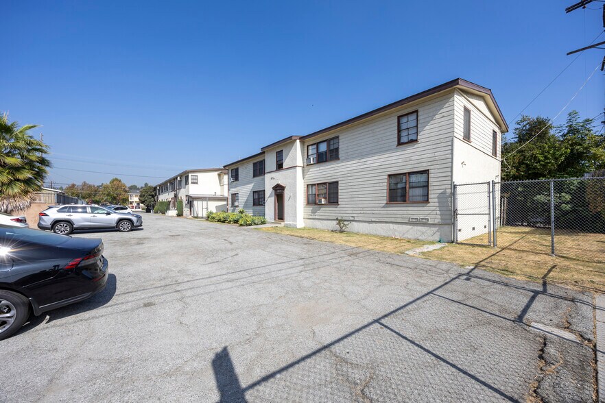More Photos Of 4650 York Blvd, Los Angeles Multifamily For Sale