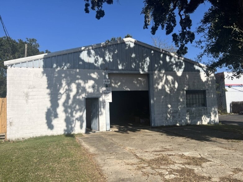 More Photos Of 2144 Delano St, Pensacola Warehouse For Sale