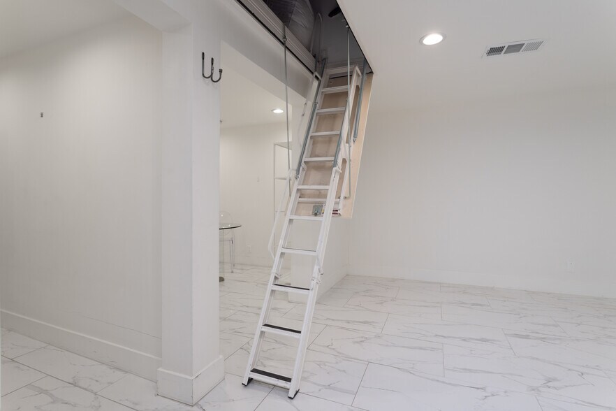 More Photos Of 6017 Melrose Ave, Los Angeles Storefront Retail Residential For Lease