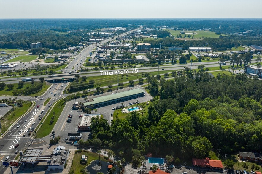 More Photos Of 178 SW Florida Gateway Dr, Lake City Hotel For Sale