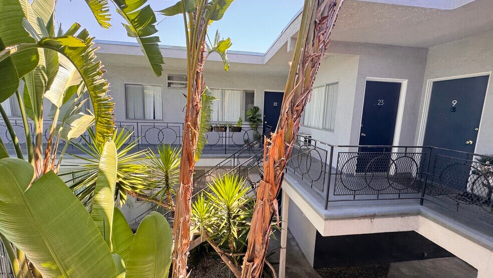 More Photos Of 323 E Chestnut St, Glendale Apartments For Sale