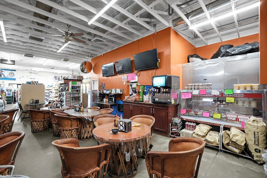More Photos Of 6982 N Winton Way, Winton Restaurant For Sale