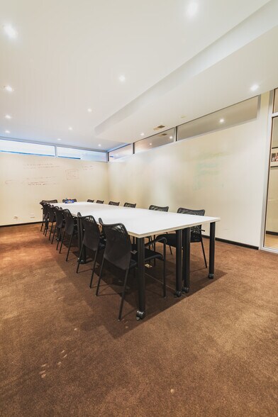 More Photos Of 21 W Illinois St, Chicago Office For Sale