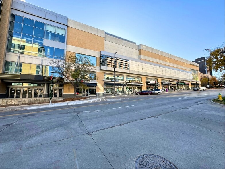 More Photos Of 3201 Farnam St, Omaha General Retail For Lease