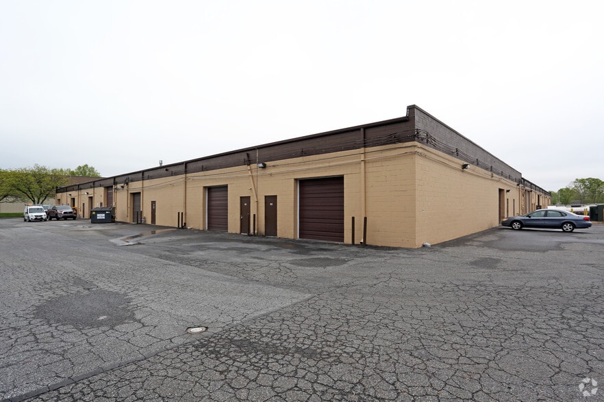 More Photos Of 200-240 Turner Industrial Way, Aston Township Light Distribution For Lease