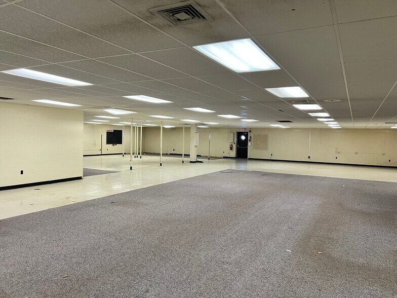 More Photos Of 160 Unionville Rd, Butler Light Distribution For Sale