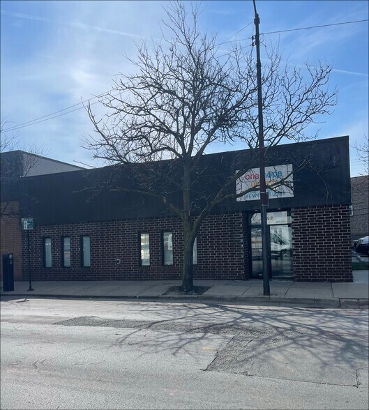 Primary Photo Of 707 E 47th St, Chicago General Retail For Sale