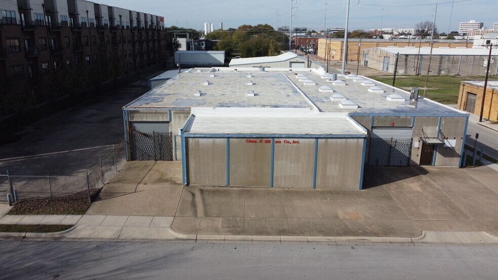 More Photos Of 400 Lipscomb St, Fort Worth Warehouse For Lease