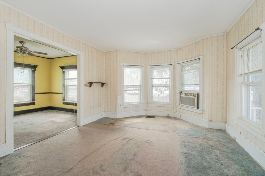 More Photos Of 20 N Main St, Marlboro Office For Sale