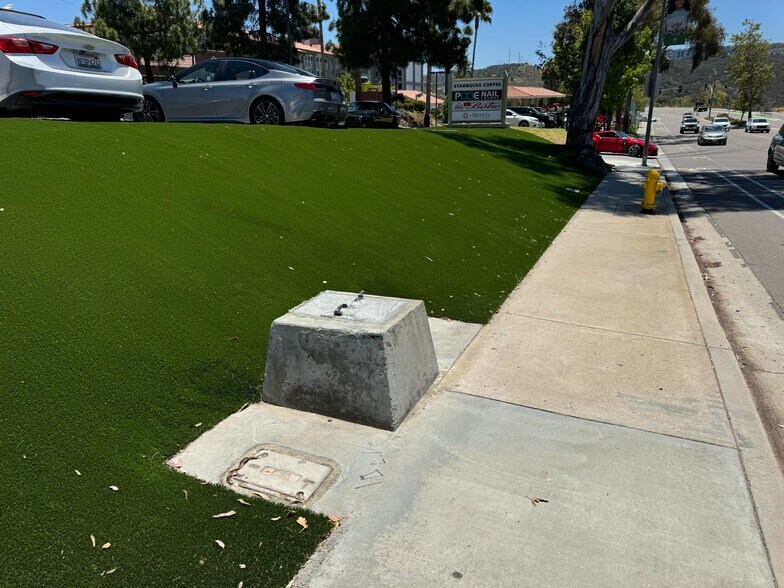 More Photos Of 12889 Rancho Penasquitos Blvd, San Diego Freestanding For Lease