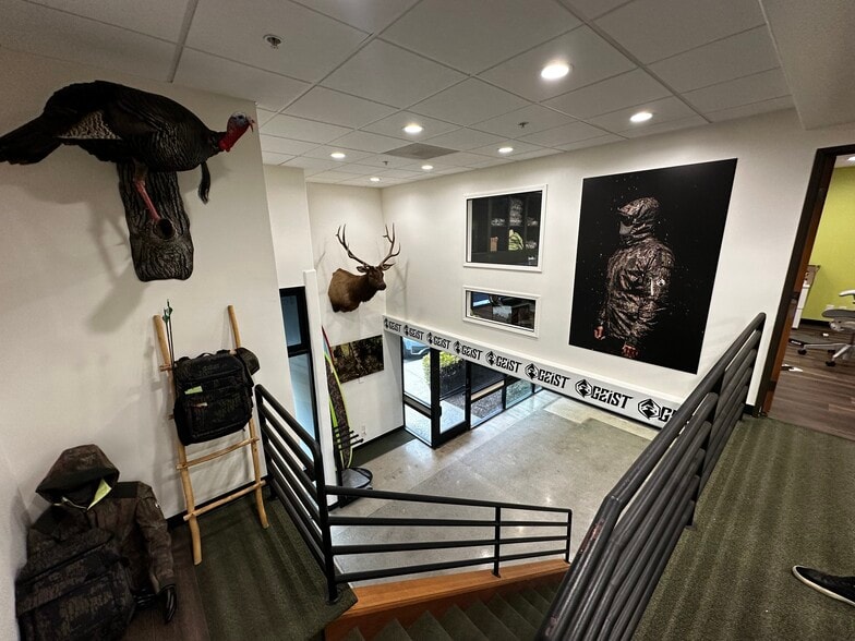 More Photos Of 4125 Market St, Ventura Light Manufacturing For Sale
