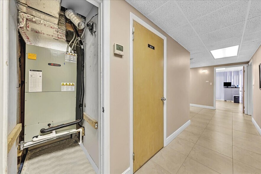 More Photos Of 6187 NW 167th St, Miami Lakes Office For Sale