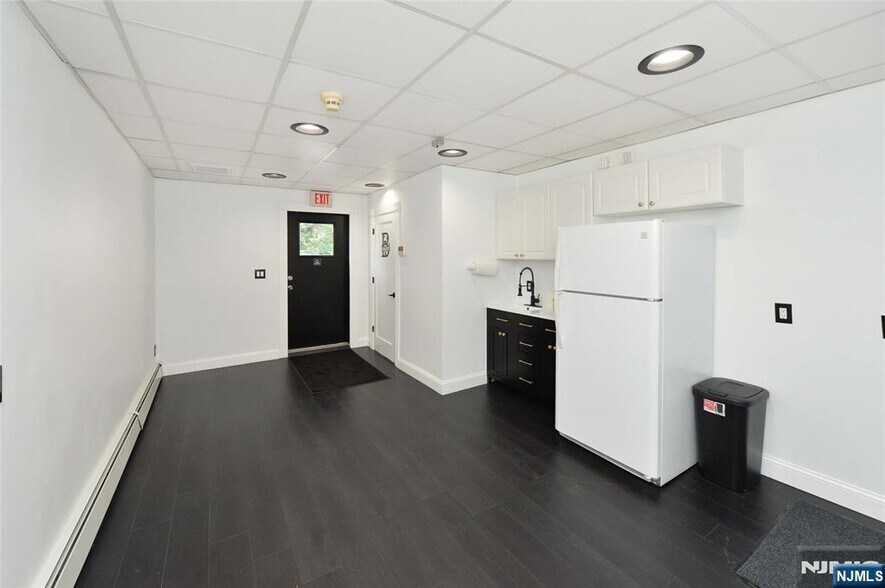 More Photos Of 17 Godwin Ave, Ridgewood General Retail For Lease