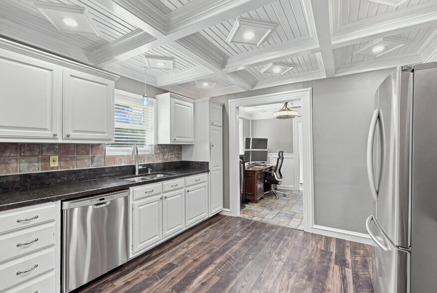 More Photos Of 2632 Howell Dr, Venus Land For Sale