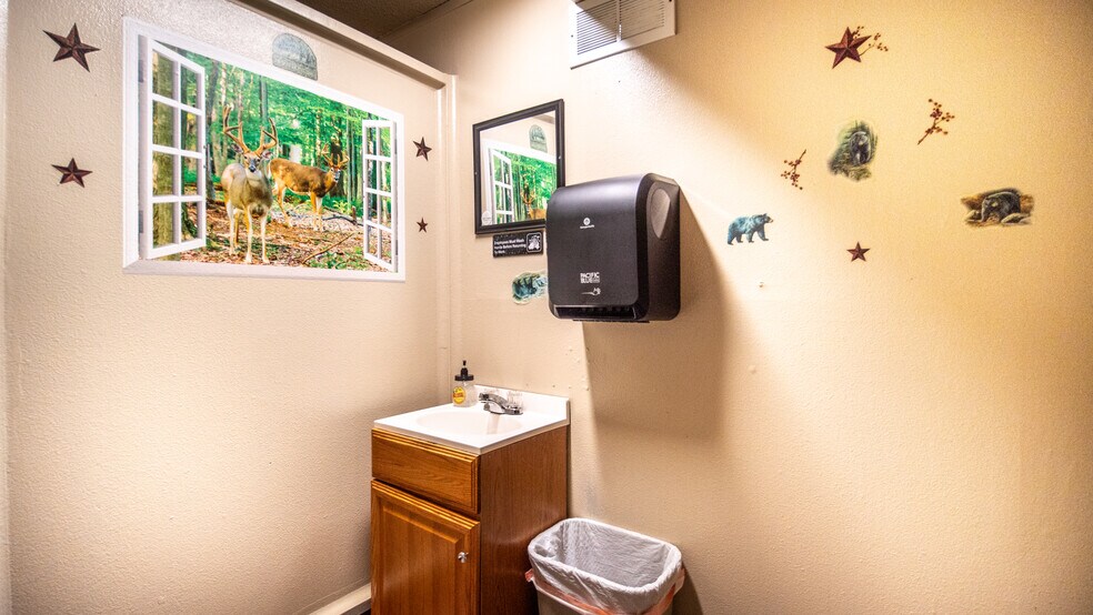 More Photos Of 2862 Route 38, Emlenton Bar For Sale