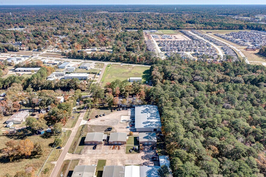More Photos Of 21820 E Wallis Dr, Porter Warehouse For Lease