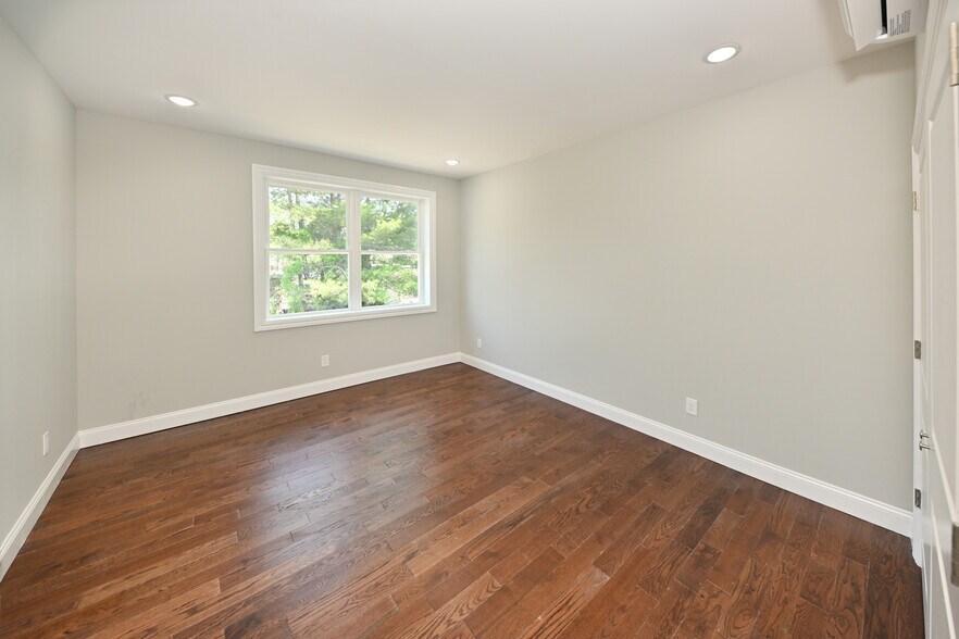 More Photos Of 59 Lincoln Ave, Fair Lawn Office Residential For Sale