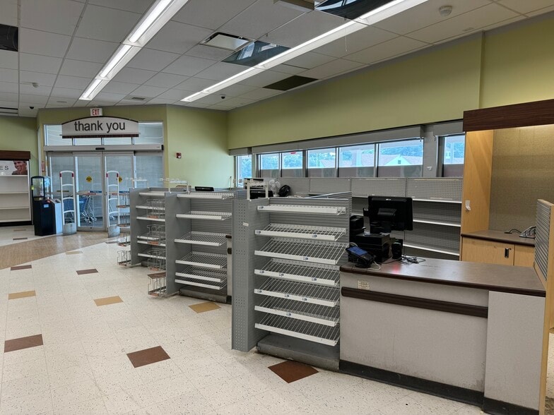 More Photos Of 53 B Church St, Kingston Unknown For Lease