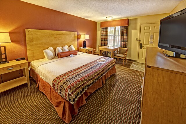 More Photos Of 2326 N Arkansas Ave, Russellville Hotel For Sale