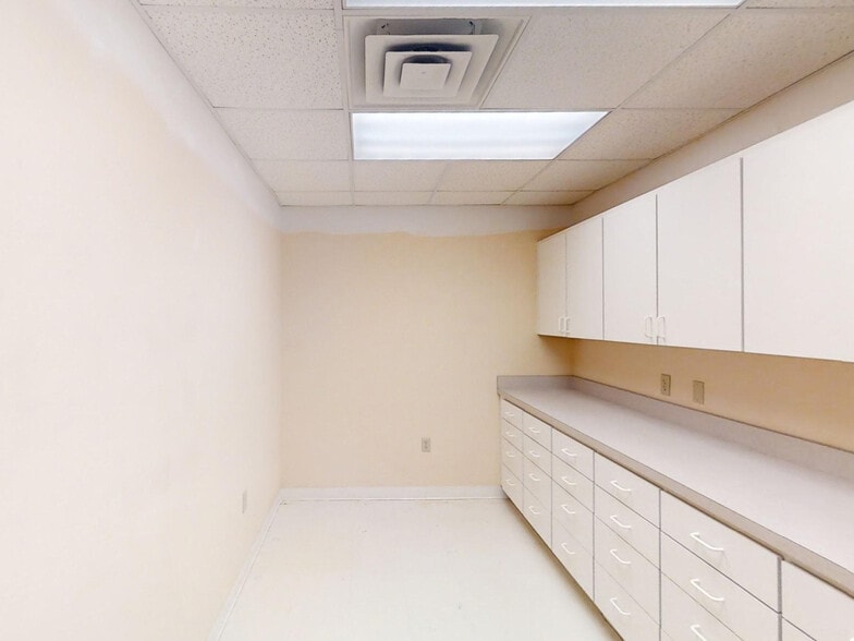 More Photos Of 3123 W 12th St, Erie Medical For Lease