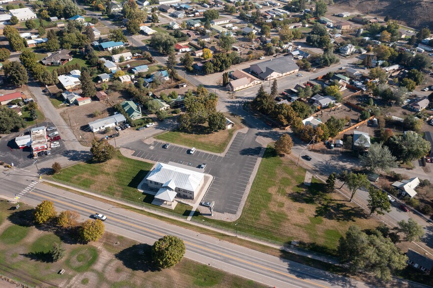 More Photos Of 200 W Railroad Ave, Plains Medical For Sale