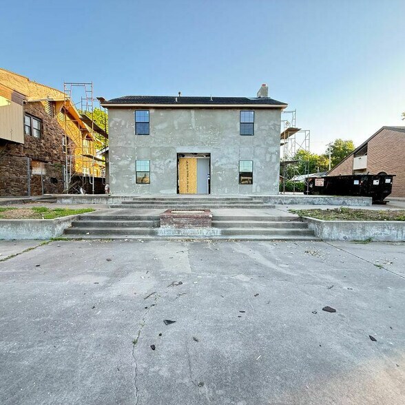 Primary Photo Of 1843 E 15th St, Tulsa Office For Lease