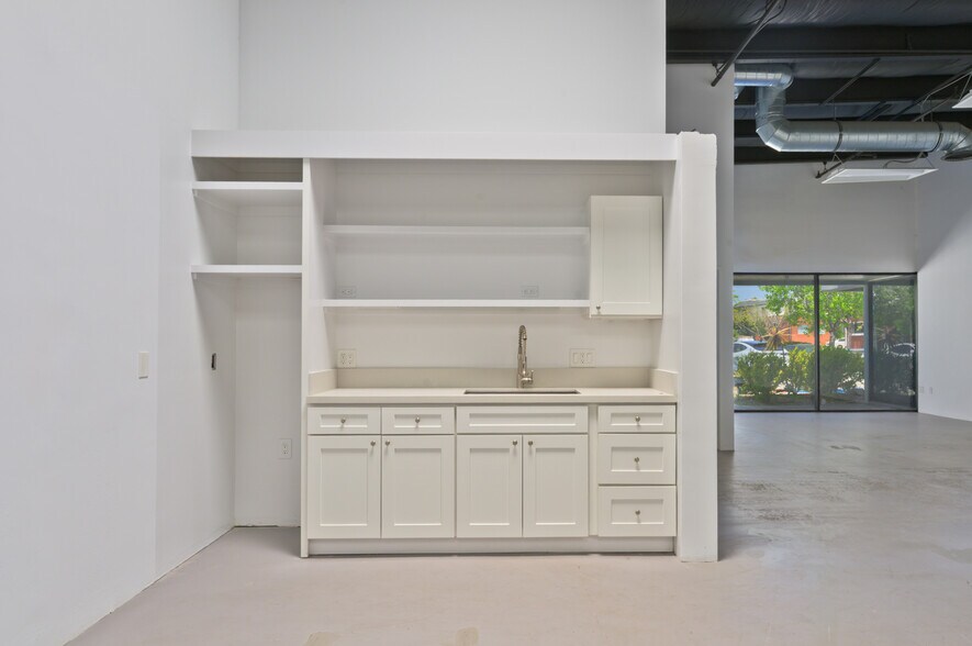 More Photos Of 902-926 Colorado Ave, Santa Monica Loft Creative Space For Lease